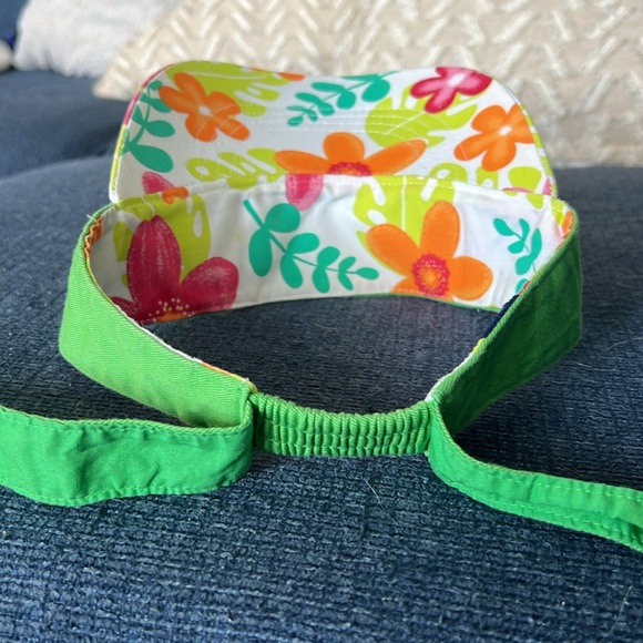 Kids size 4-6x fun colorful lady bug green visor with fun colorful trim artwork - Picture 4 of 4